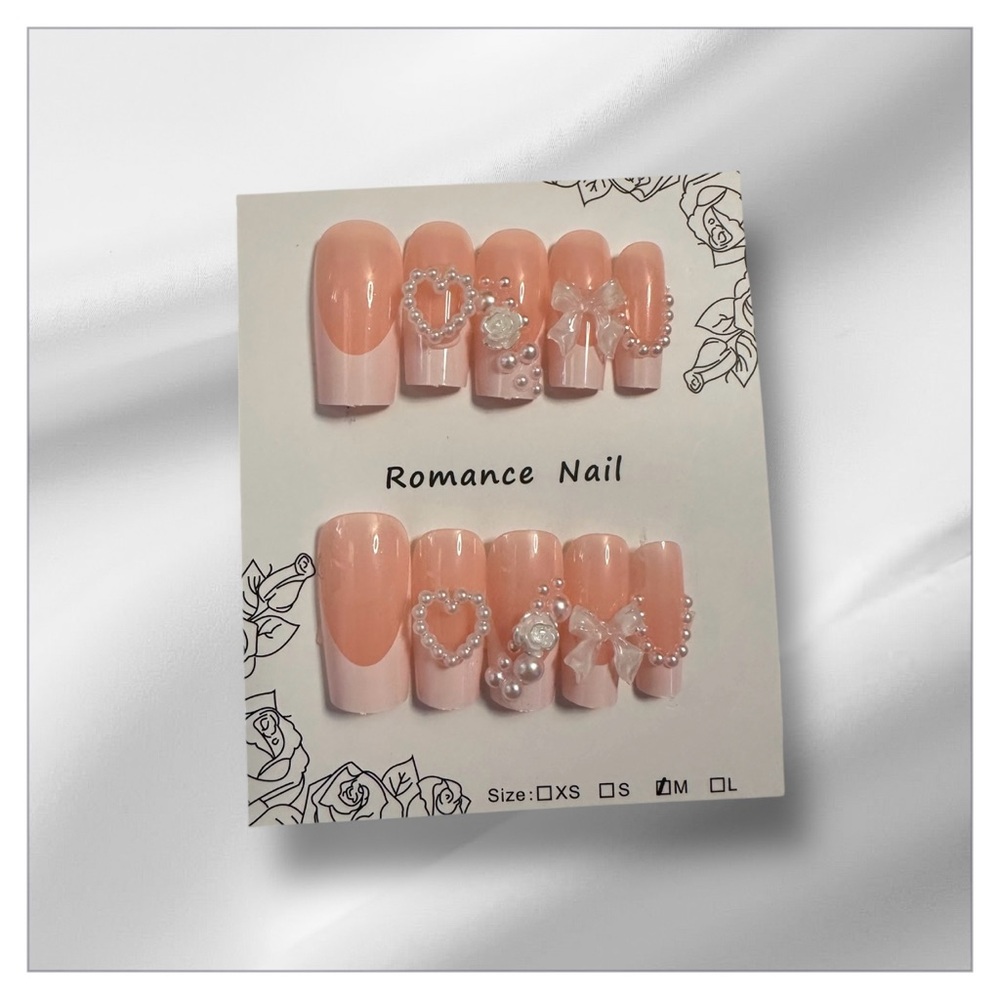 Pretty in Pink 🌸 Elegant Press-On Nails with Floral Accents